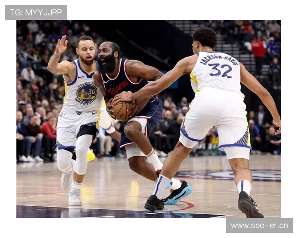 NBA赛事热点聚焦 赛季焦点对决与球员动向全解析 NBA赛事热点聚焦 赛季焦点对决与球员动向全解析