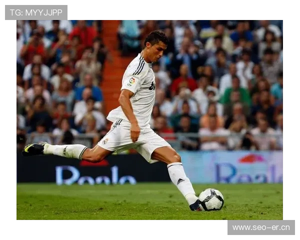 C罗连续进球助尤文力克AC米兰重返积分榜前列 - 副本 (2) - 副本